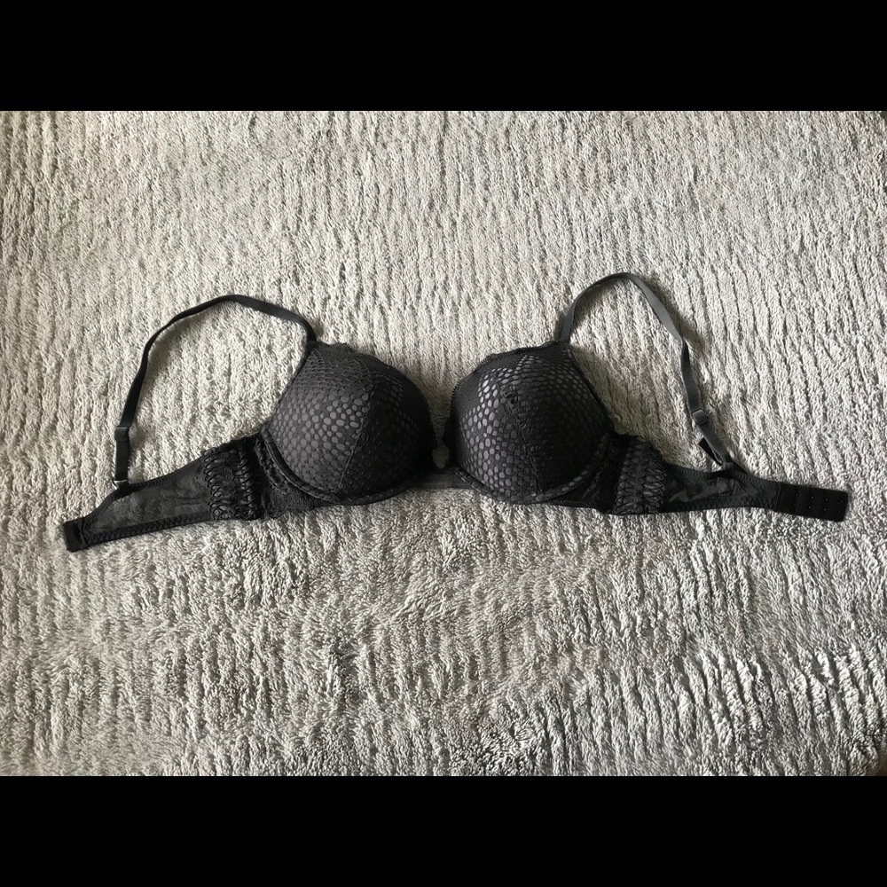34B Black Lace Bombshell Bra Victoria’s Secret